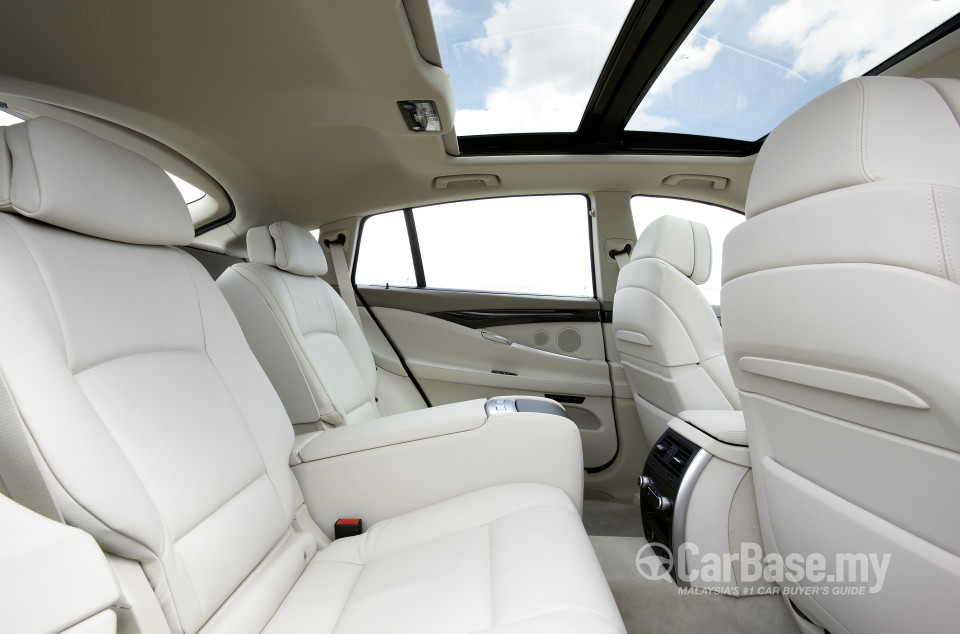 BMW 5 Series GT F07 (2010) Interior