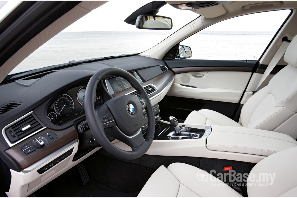 BMW 5 Series GT F07 (2010) Interior