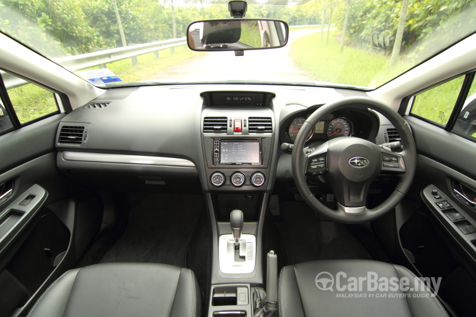 Subaru XV GP/GJ (2012) Interior