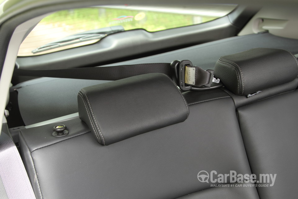 Subaru XV GP/GJ (2012) Interior