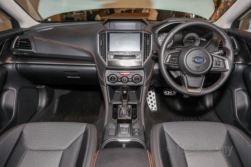 Toyota Hilux Revo N80 (2016) Interior