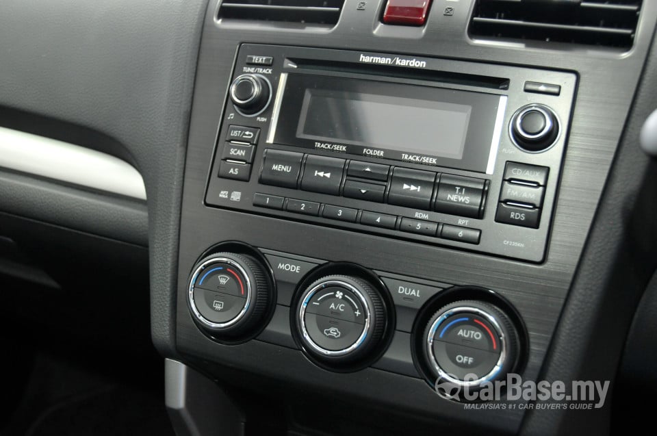 Subaru Forester SJ (2013) Interior