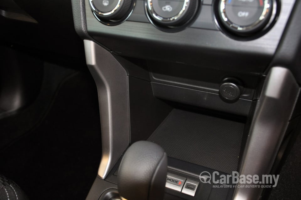 Subaru Forester SJ (2013) Interior
