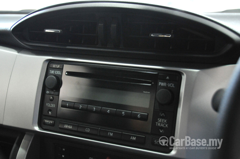 Subaru BRZ ZC6 (2013) Interior