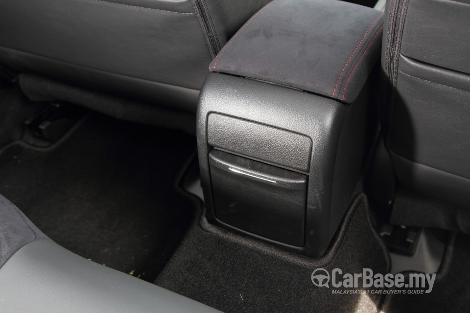 Subaru WRX GJ (2014) Interior