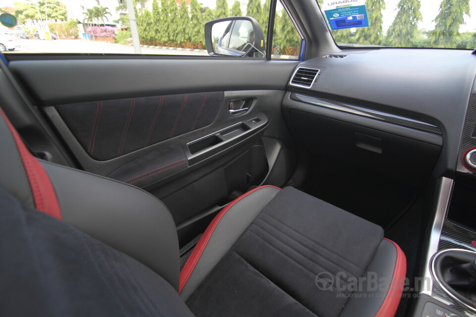 Proton Exora Mk1 RC (2019) Interior