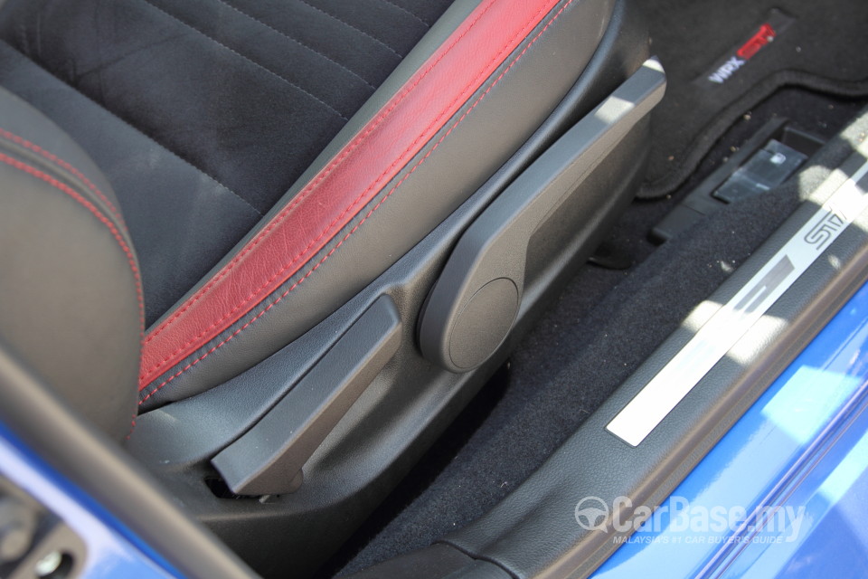Subaru WRX GJ (2014) Interior
