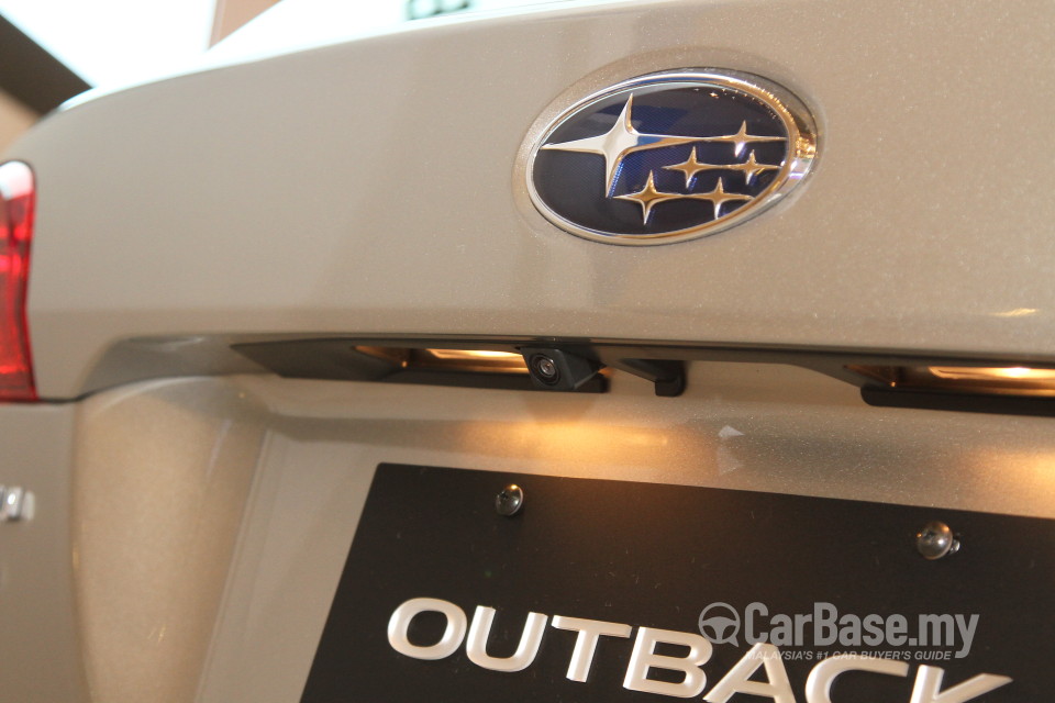 Subaru Outback BN (2015) Exterior
