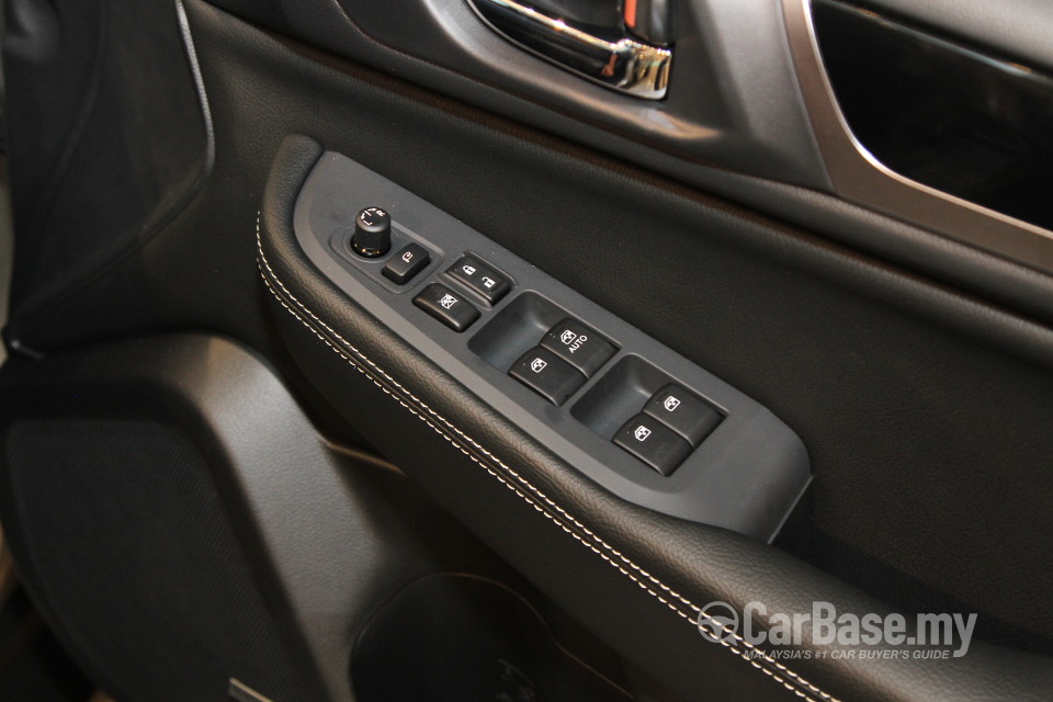 Subaru Outback BN (2015) Interior