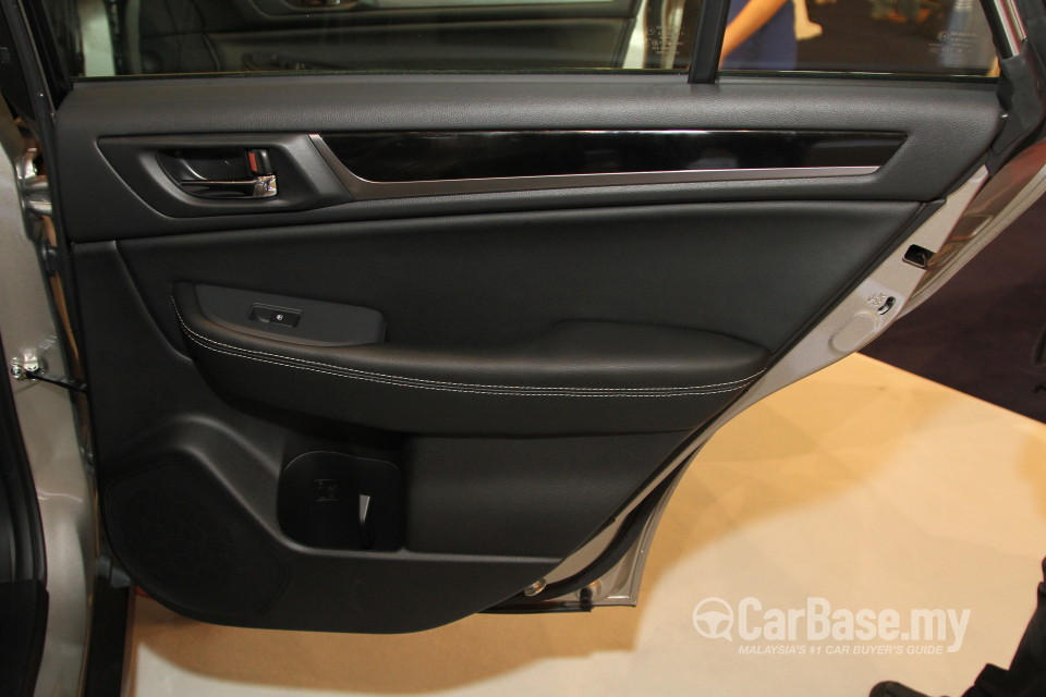 Subaru Outback BN (2015) Interior