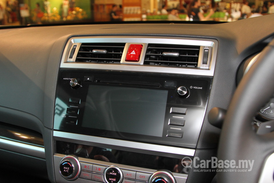 Subaru Outback BN (2015) Interior
