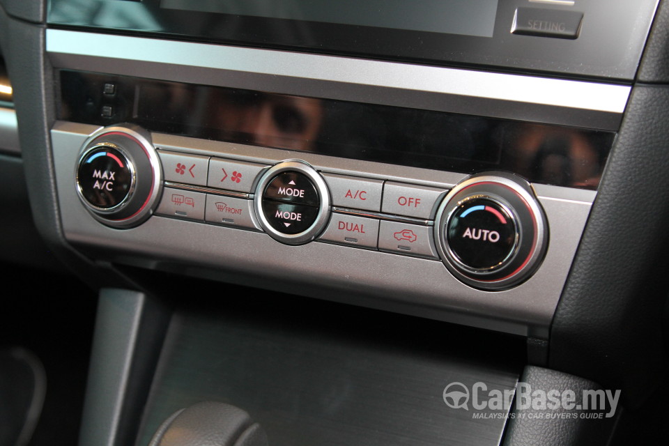 Subaru Outback BN (2015) Interior
