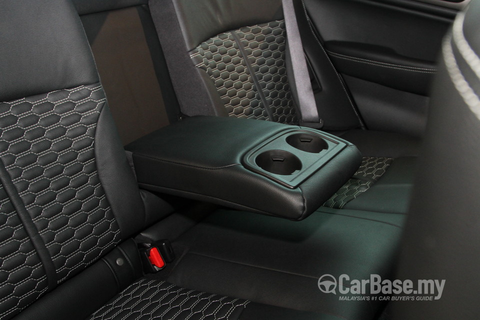 Subaru Outback BN (2015) Interior