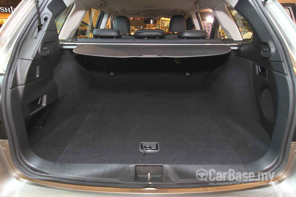 Subaru Outback BN (2015) Interior