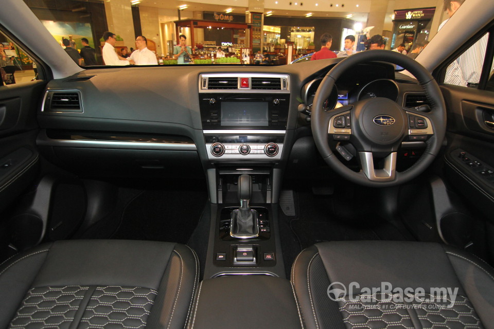 Subaru Outback BN (2015) Interior