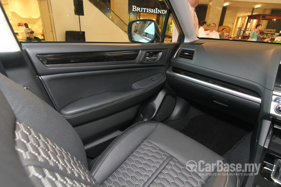 Subaru Outback BN (2015) Interior