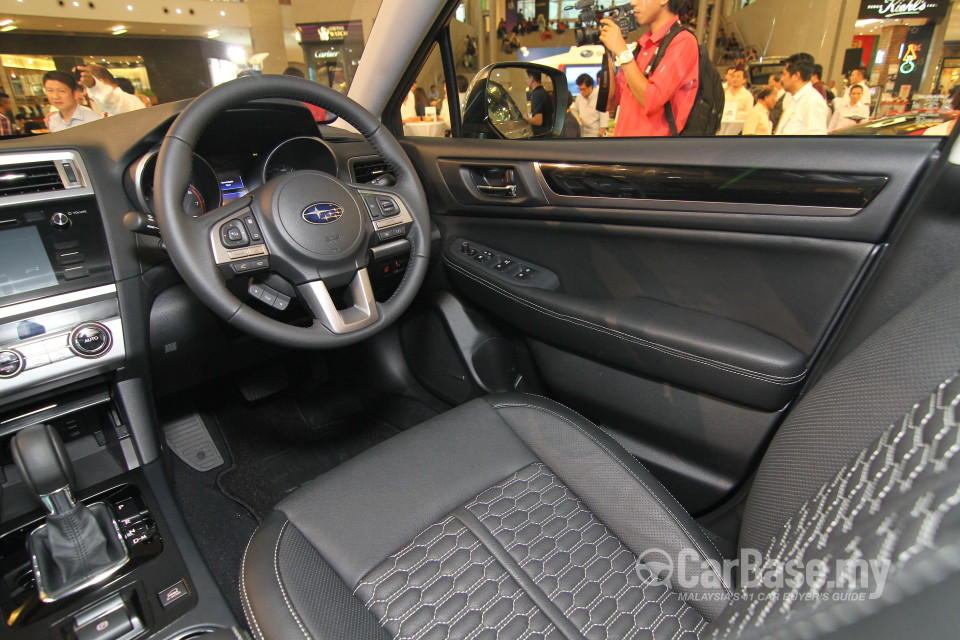 Subaru Outback BN (2015) Interior