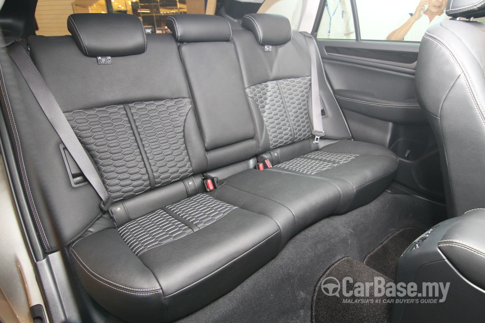 Subaru Outback BN (2015) Interior