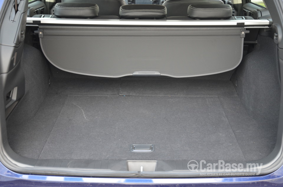 Subaru Outback BN (2015) Interior