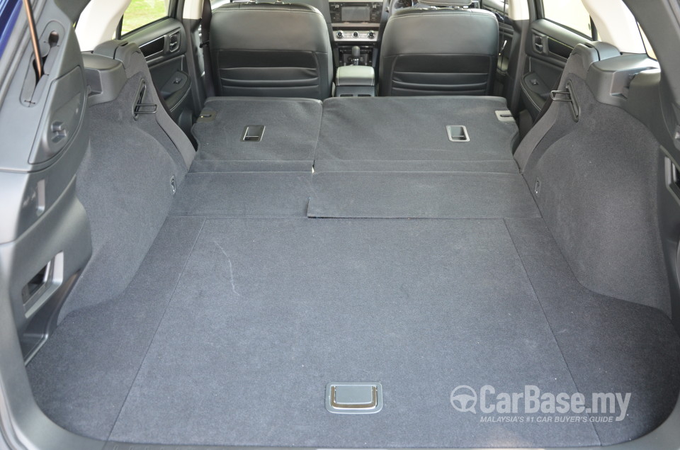 Subaru Outback BN (2015) Interior