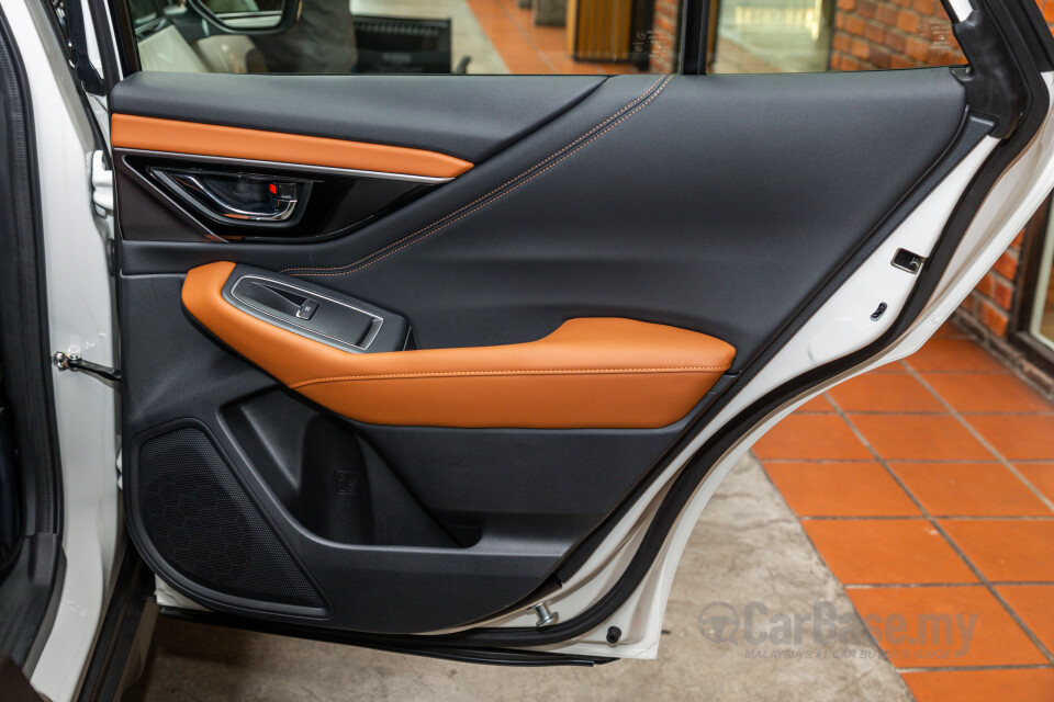 Subaru Outback BT (2024) Interior