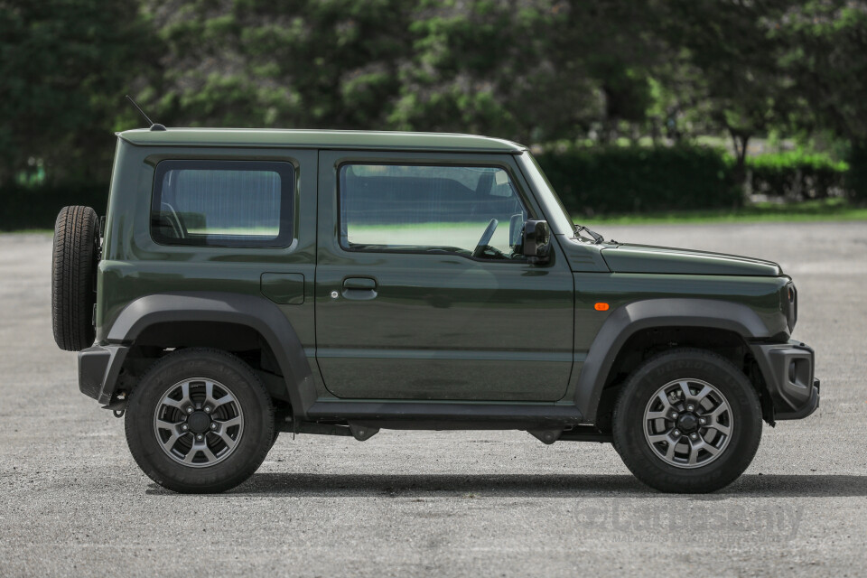 Suzuki Jimny JB74 (2021) Exterior