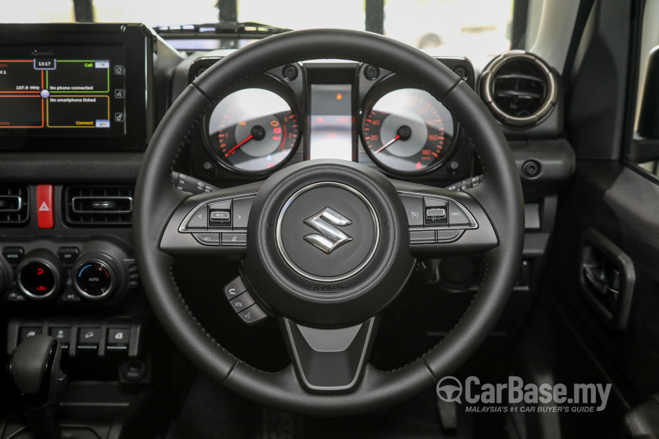 Suzuki Jimny JB74 (2021) Interior