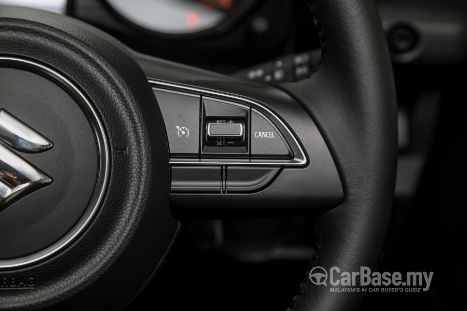 Suzuki Jimny JB74 (2021) Interior