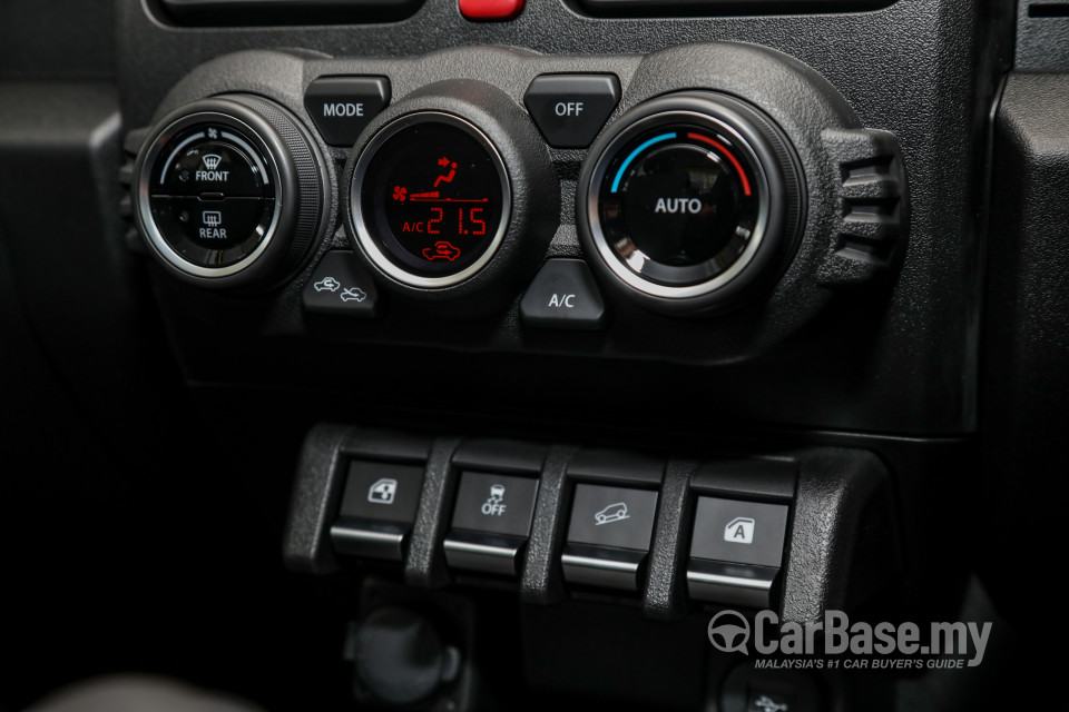 Suzuki Jimny JB74 (2021) Interior