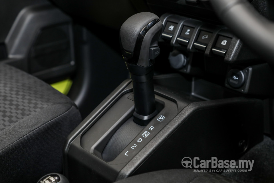 Suzuki Jimny JB74 (2021) Interior