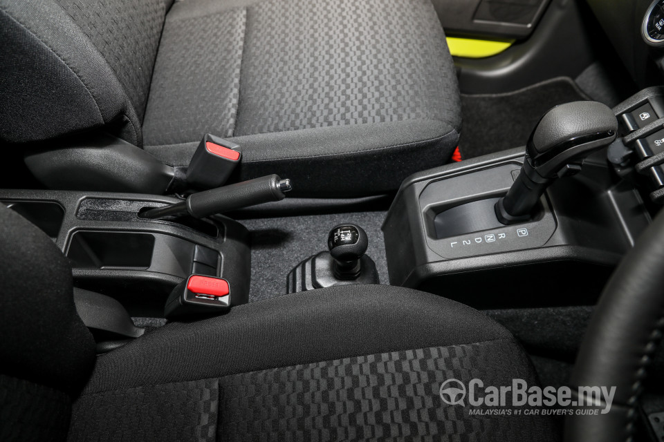 Suzuki Jimny JB74 (2021) Interior