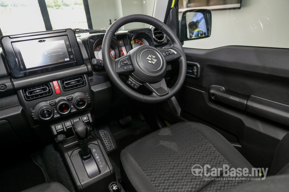 Suzuki Jimny JB74 (2021) Interior