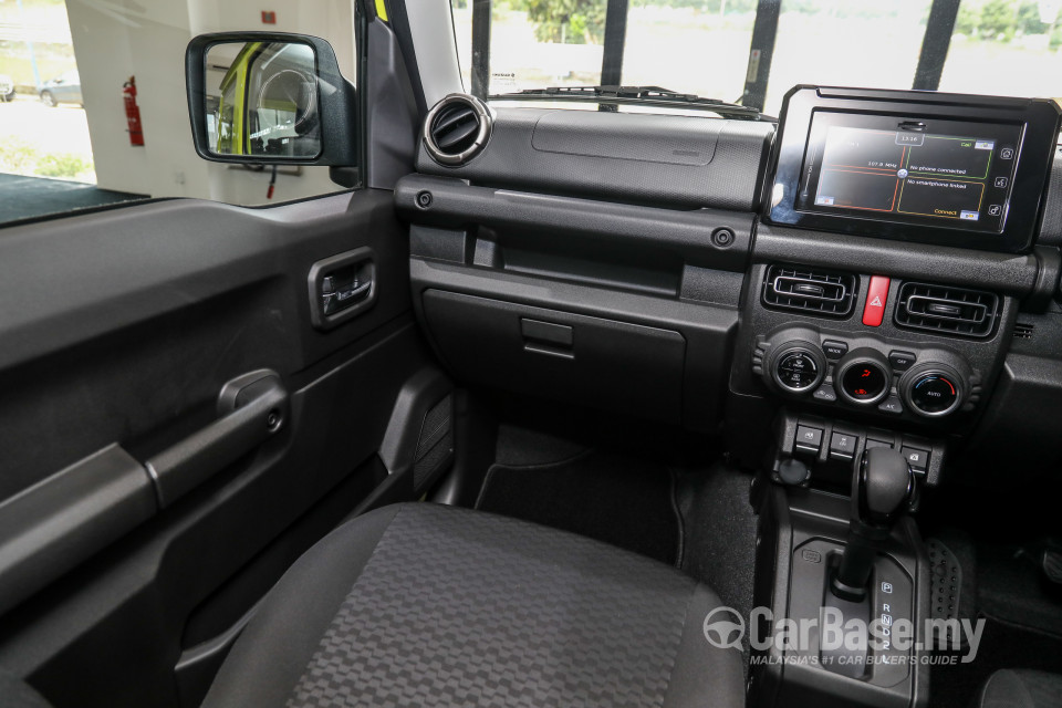 Suzuki Jimny JB74 (2021) Interior