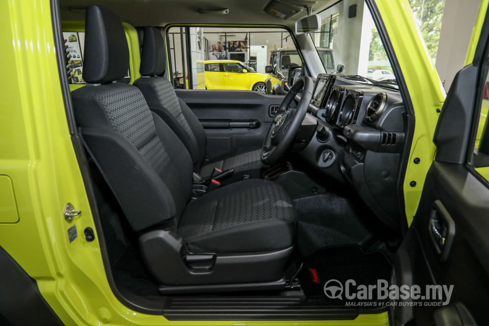 Suzuki Jimny JB74 (2021) Interior