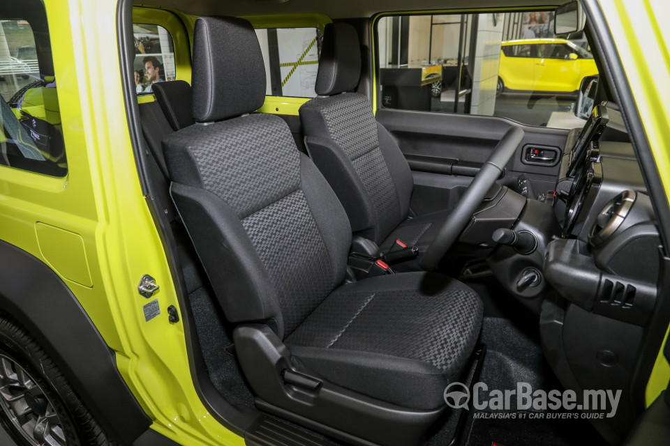 Suzuki Jimny JB74 (2021) Interior
