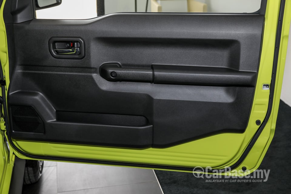Suzuki Jimny JB74 (2021) Interior