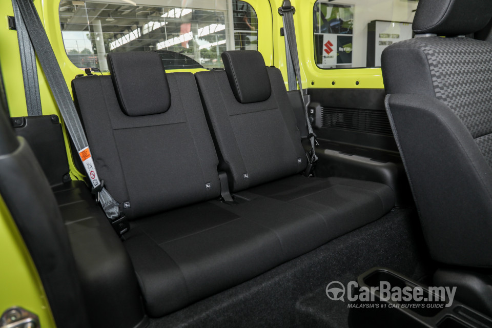 Suzuki Jimny JB74 (2021) Interior