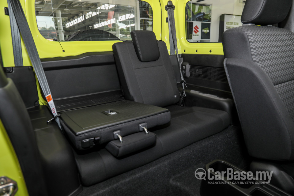 Suzuki Jimny JB74 (2021) Interior