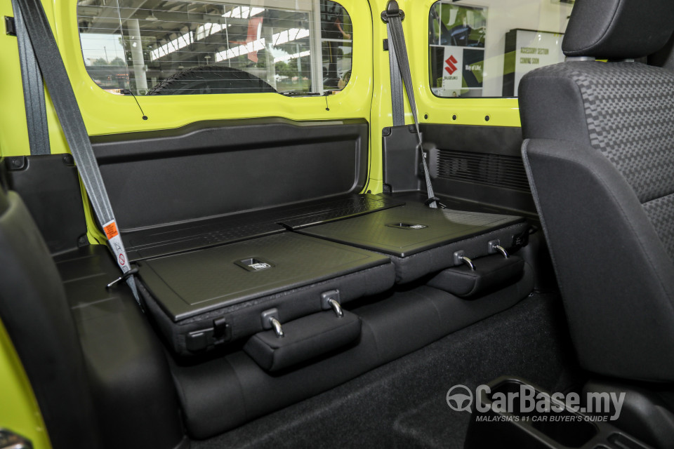 Suzuki Jimny JB74 (2021) Interior