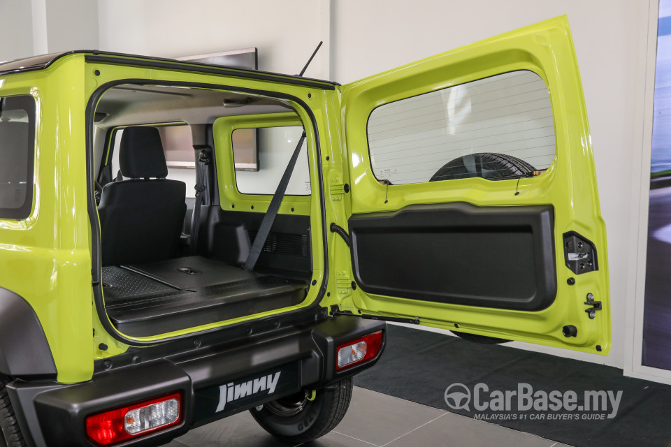 Suzuki Jimny JB74 (2021) Interior