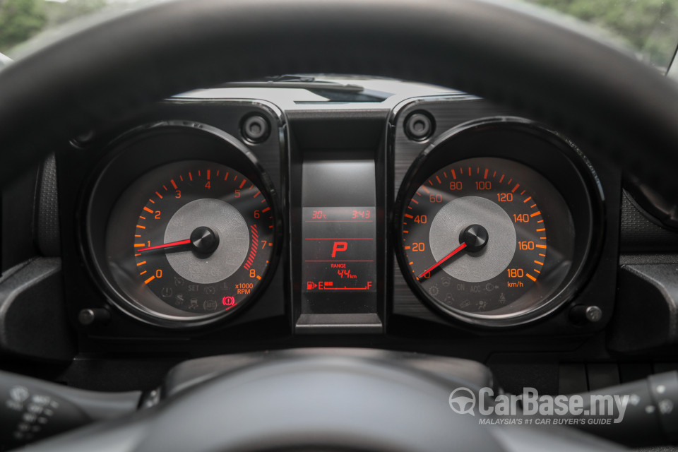 Suzuki Jimny JB74 (2021) Interior
