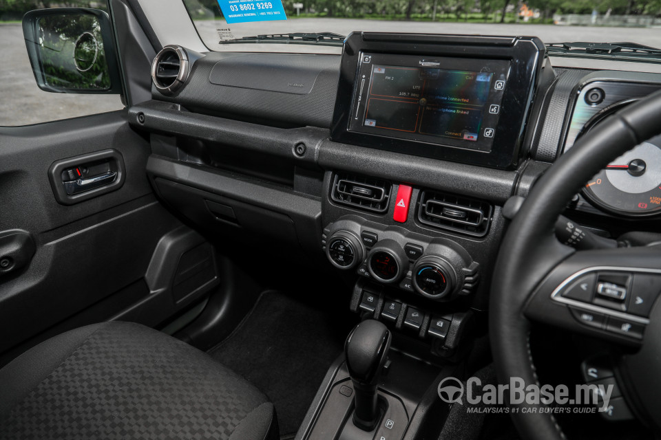 Suzuki Jimny JB74 (2021) Interior