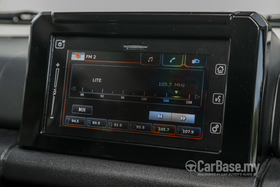 Suzuki Jimny JB74 (2021) Interior
