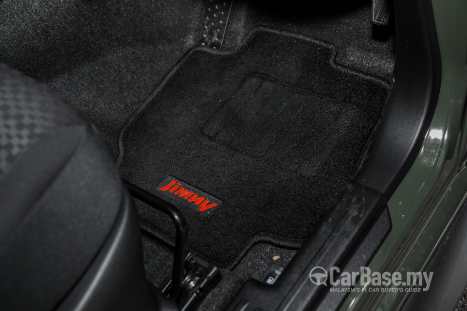 Suzuki Jimny JB74 (2021) Interior