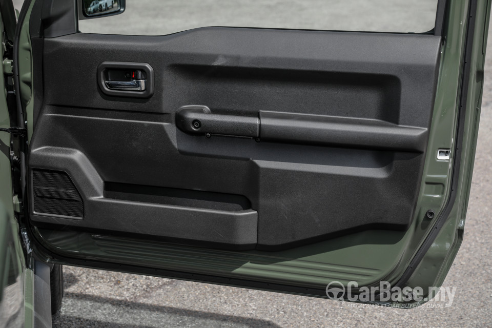 Suzuki Jimny JB74 (2021) Interior