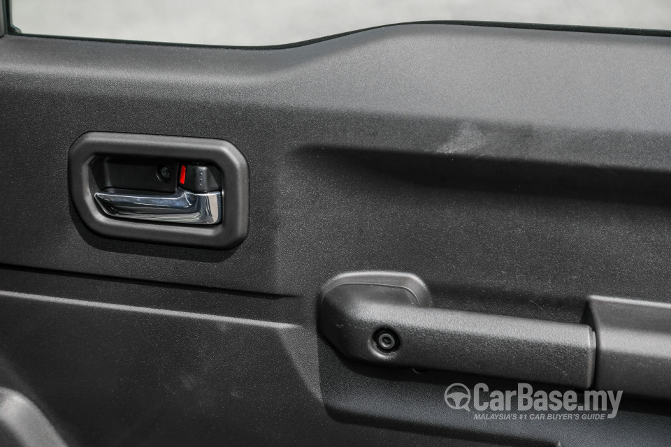 Suzuki Jimny JB74 (2021) Interior