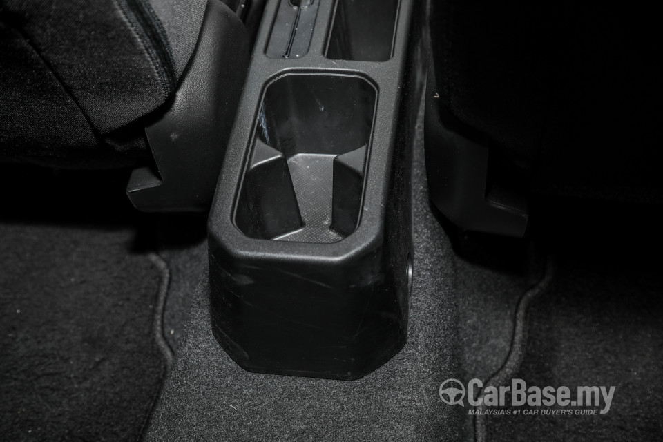 Suzuki Jimny JB74 (2021) Interior