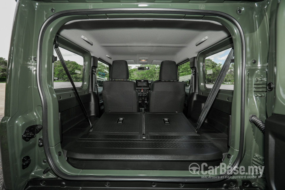 Suzuki Jimny JB74 (2021) Interior