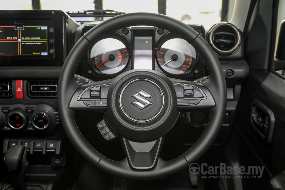 Suzuki Jimny JB74 (2021) Interior