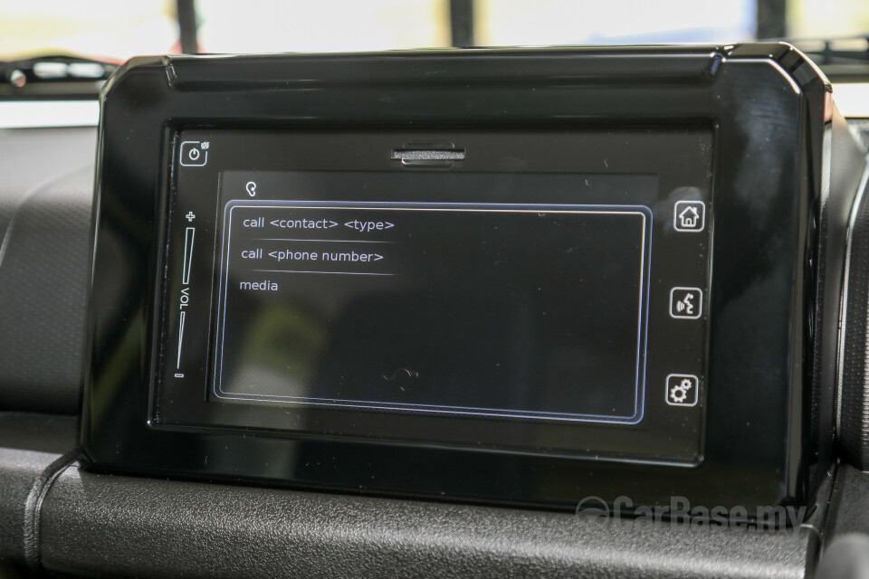 Suzuki Jimny JB74 (2021) Interior